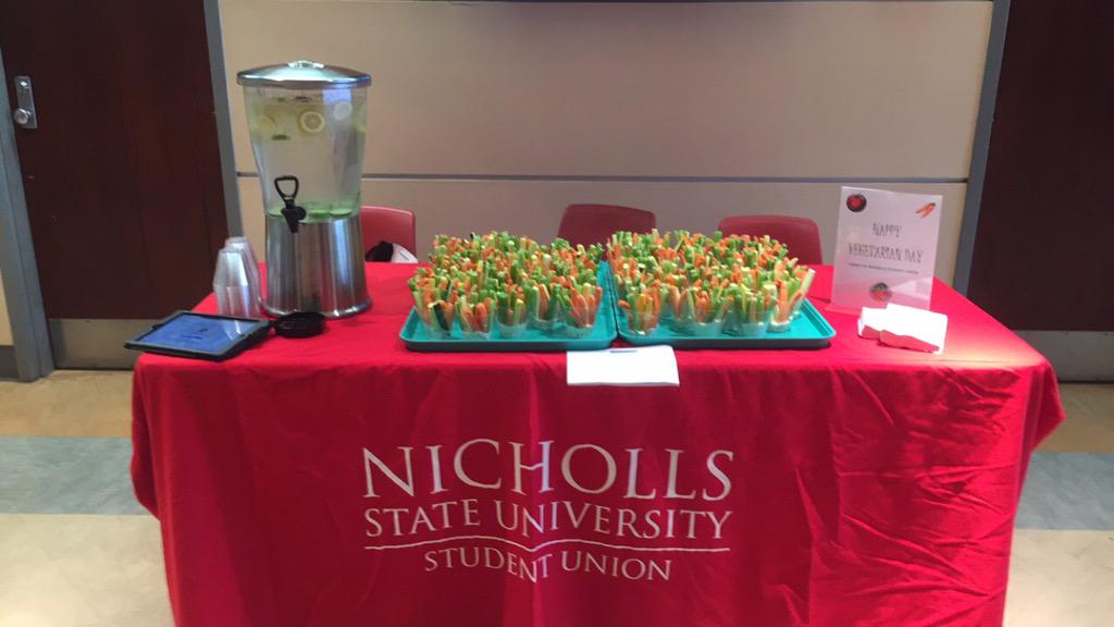 NichollsUnion's tweet photo. HAPPY VEGETARIAN DAY! Come and get your FREE VEGGIES from us here in the Student Union today!😋 http://t.co/zSSxYFhhk7