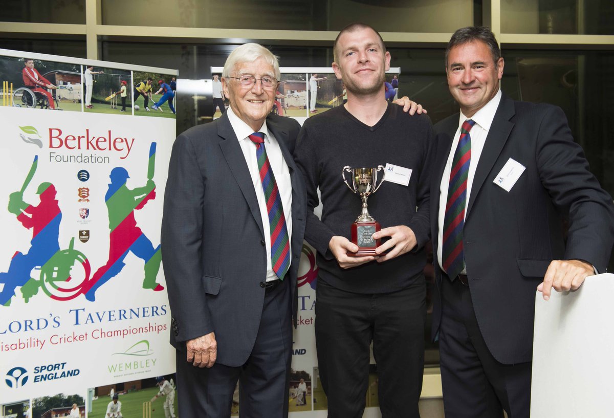 LTDCC_'s tweet photo. @michael06331511, Coach of the Year, with Sir Michael Parkinson and Chris Cowdrey @MiddxDisCricket @ECB_cricket http://t.co/6B0lcNAm1g