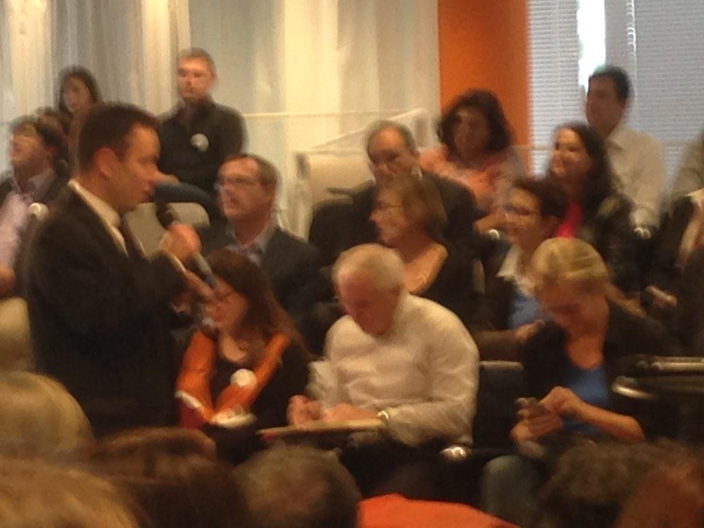traissac1's tweet photo. @Ziryeb lancement mondial groupe orange du RSE plazza bravo ziryeb et plazza team pour cet outil performant http://t.co/HUt8K21MEI