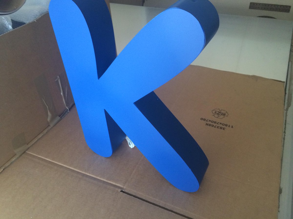 Vandaag weer een prachtige set van #3dP3LEDTER letters geleverd als #gevelreclame voor een autobedrijf