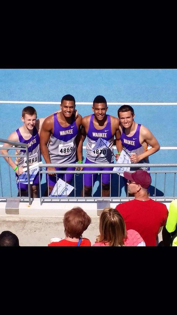The_CLowe's tweet photo. Happy birthday to @N1had_1 keep doin big things and keep on winning 😉🎉🎊 http://t.co/5cYrse5FPC