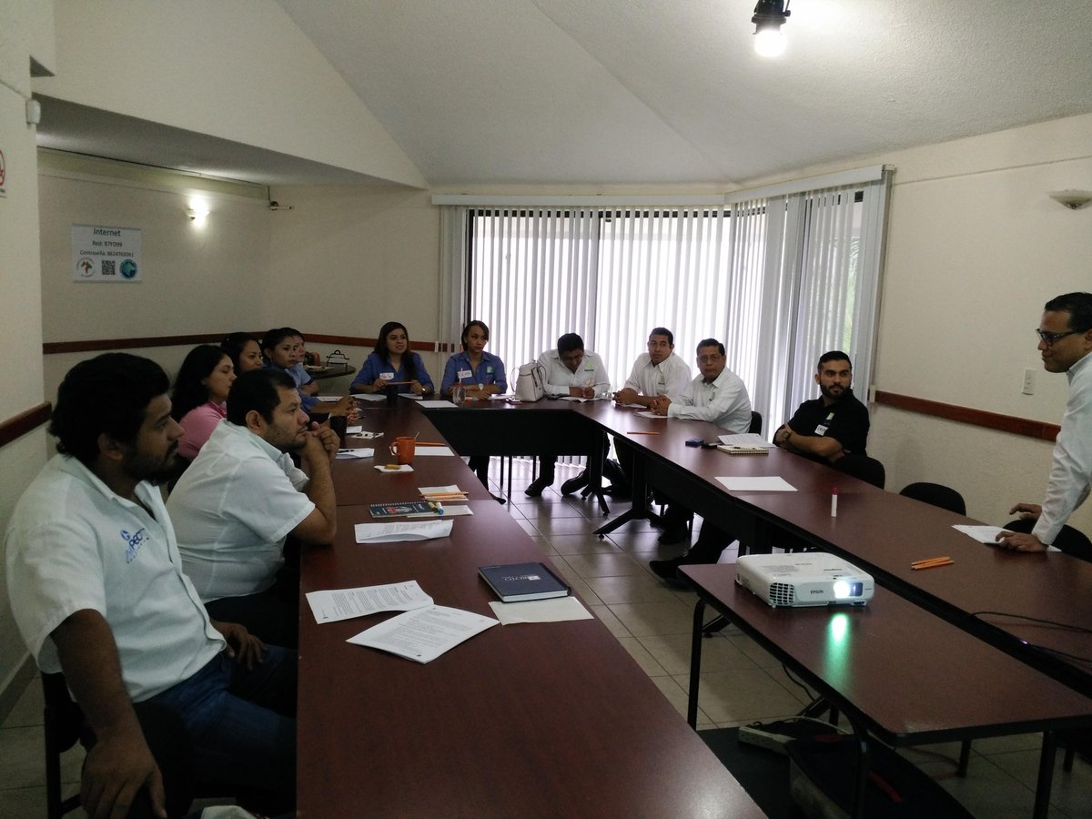 CapitalHFEC's tweet photo. Desarrollando el hábito "Respeto" con nuestros asociados @GrupoCopico #Alternativa19delSur #Albasur #AgropecuariaSAM http://t.co/uhieh7BpCs