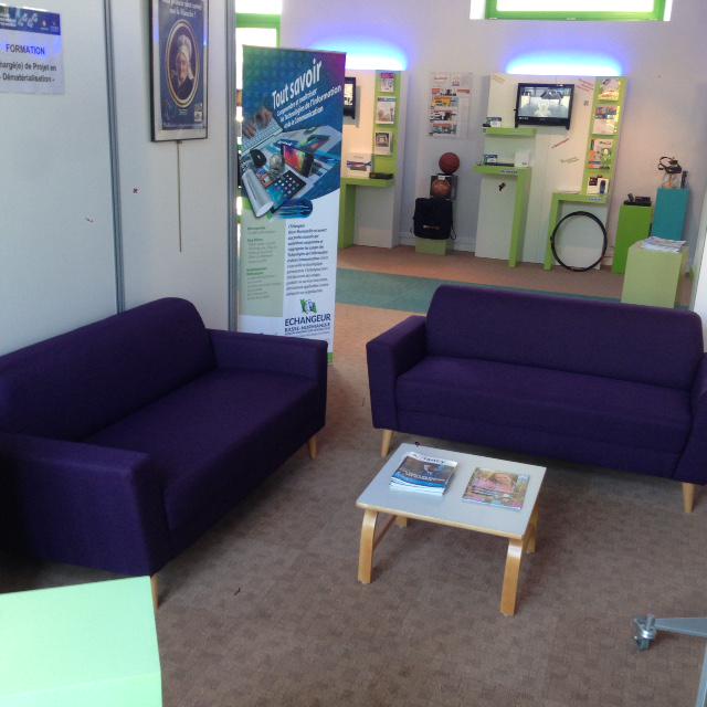 starTechNormand's tweet image. Les canapés nouveaux sont arrivés à l'Echangeur à #Alençon. Venez les tester, on vous offre le café :-) #echbn