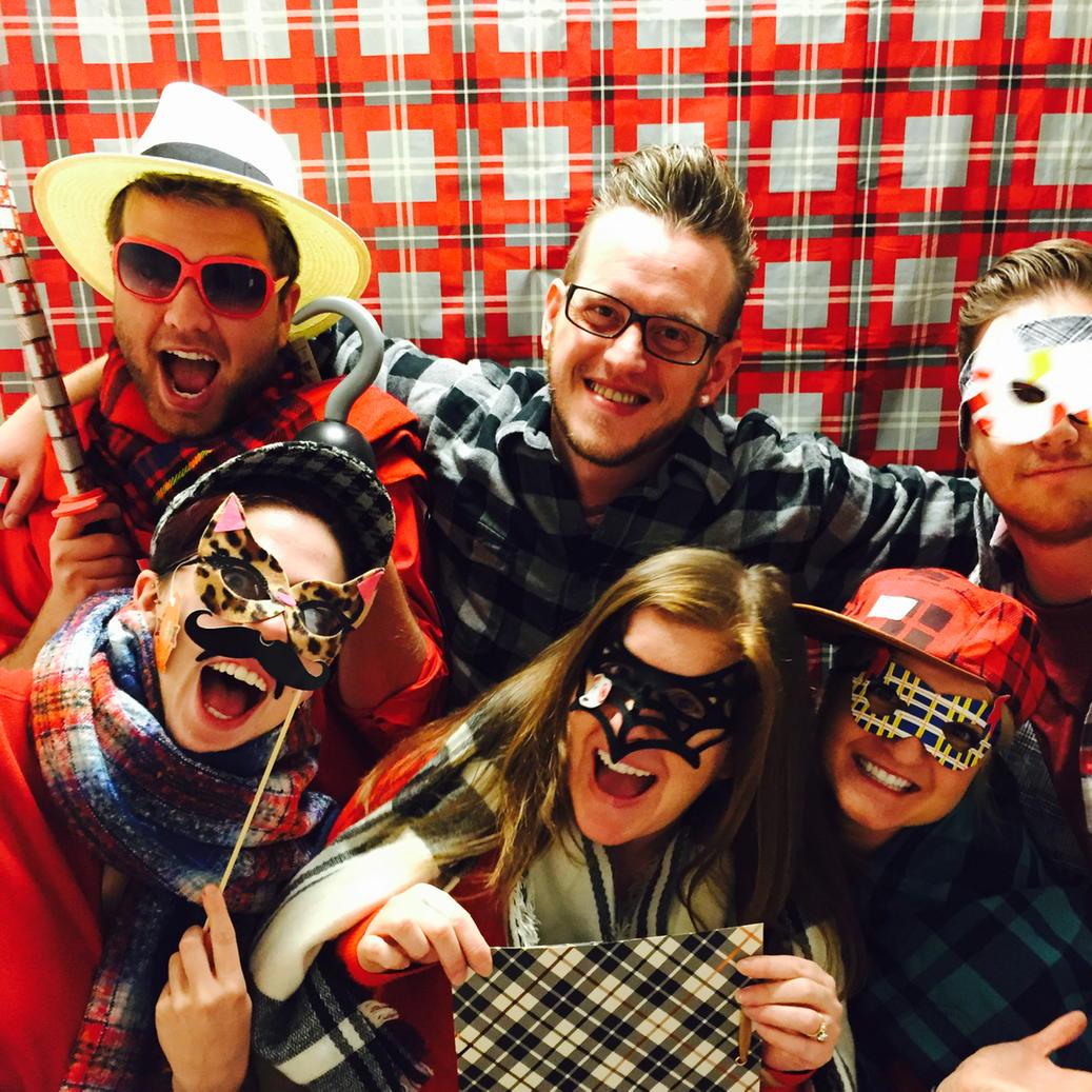 KellyPoppler's tweet photo. HR's gone PLAIDTACULAR!  #targetismadforplaid #photoboothfun  @MurrayWWilliams @jenteigland @pear_laura @ktrebor04 http://t.co/V675LwwYQc
