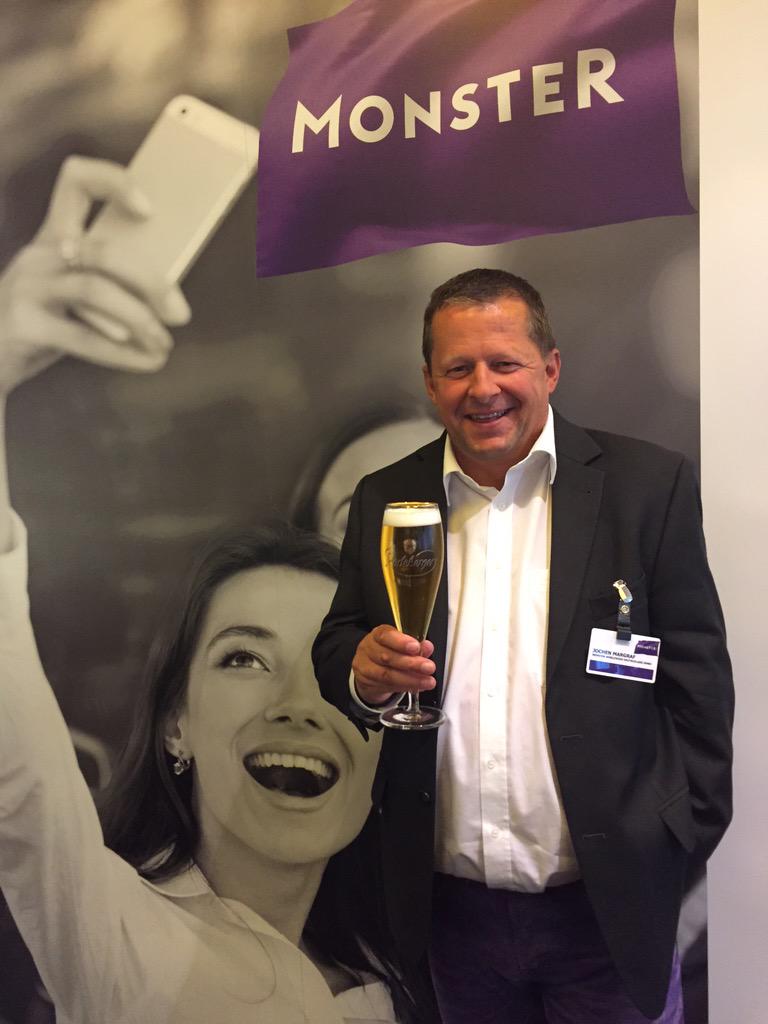 Fipsmus's tweet photo. Nach der #TalentBin Arbeit ist vor dem Zwitschern @MonsterDE @margraf_jochen #Leipzig #radeberger http://t.co/fGubegnHYX