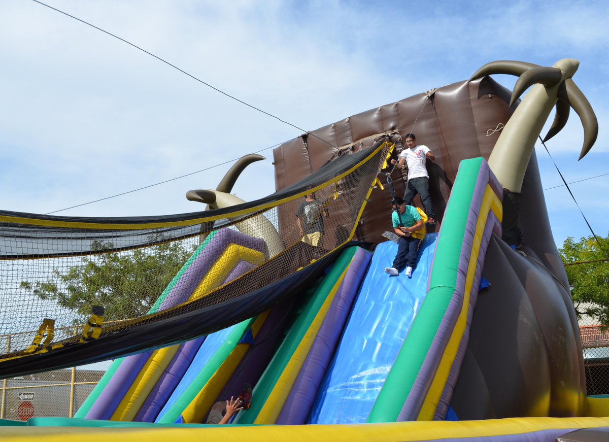 SummitAcademyCS's tweet image. A great was had with #RedHook community members and scholars at our Back to School the Healthy Way event! #letsmove