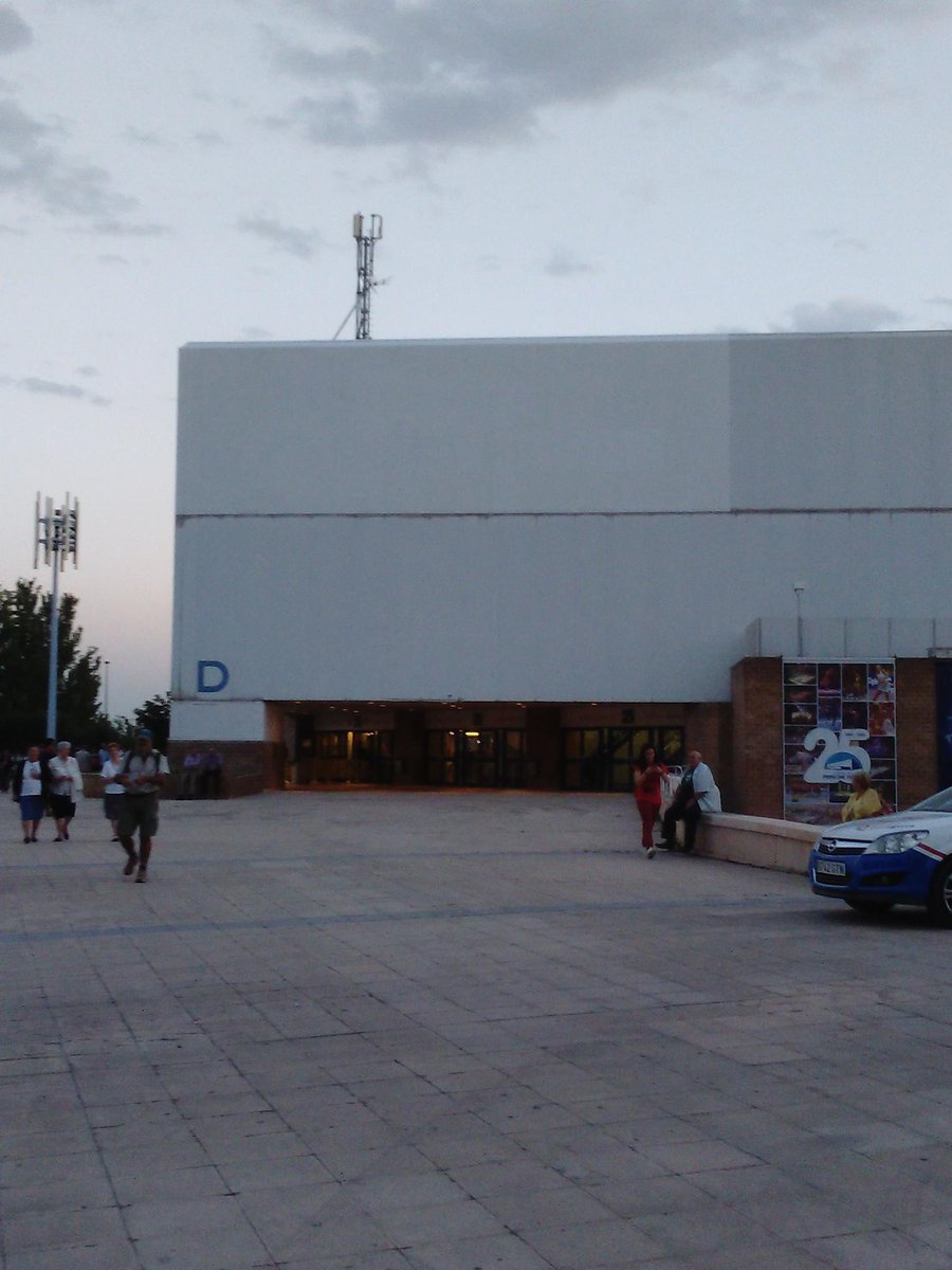 OlguitaLorente's tweet photo. Hoy juega el #CAIZaragoza en un pabellón q, por ahora, no tiene nombre en la fachada.Hoy han borrado Príncipe Felipe https://t.co/ggzyPAUJmM