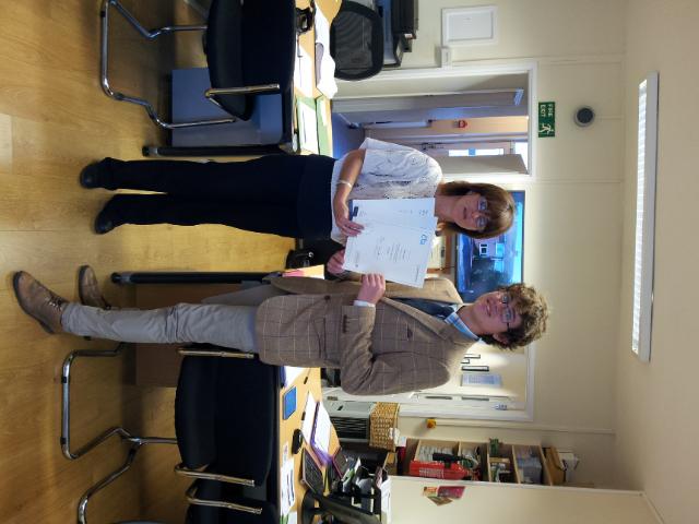 PeteSWSC's tweet image. Becky Bahadur presents Luke @j3nko2495 with his Level 3 Apprenticeship and Diploma in Business. @MorrisArmitage