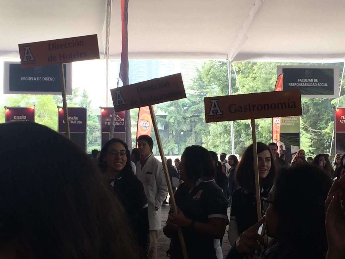 vcalt's tweet photo. Hay muchas carreras! #OVAnahuac @VidaAnahuac http://t.co/3vOmFffG39