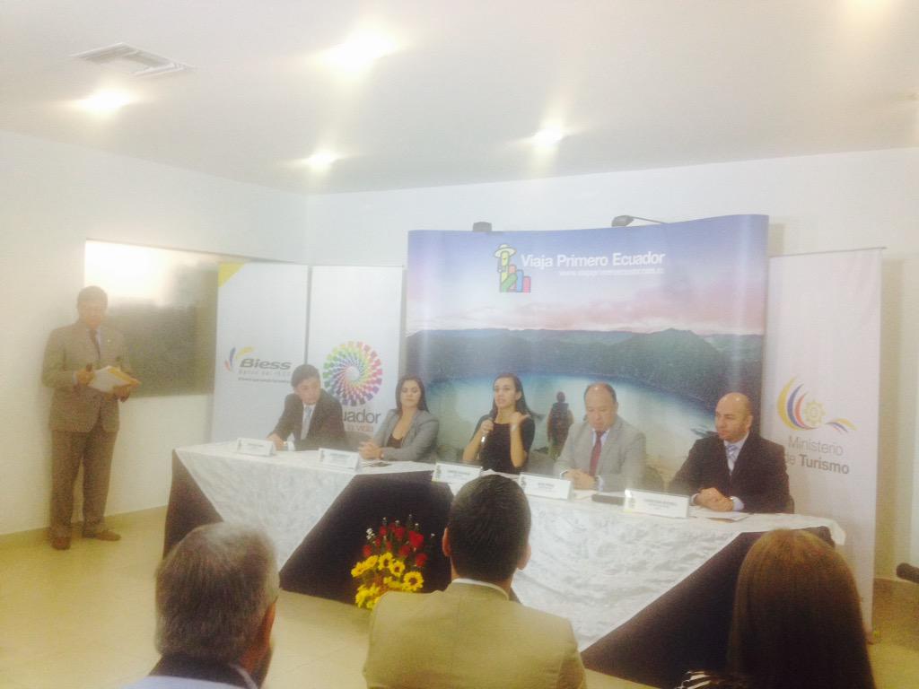 TurismoEc's tweet photo. Ministra @sandynaranjo informa sobre premio que el video sombras #EcuadorPotenciaTurística obtuvo en #FEPI2015 http://t.co/sDOneEygnL