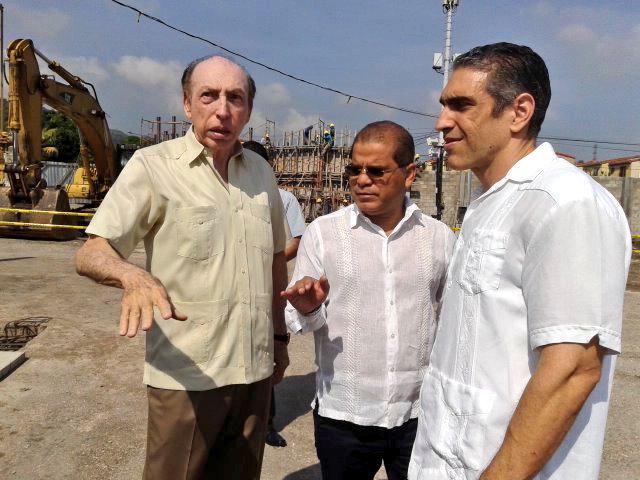 ElMundoSV's tweet photo. RT @OscarMachon: #LaboratoriosVijosa da a conocer éste día construcción de su #MegaPlanta que contará con 7 edificios http://t.co/R7zqr1jgKH