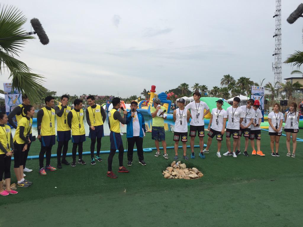 luxurywater1's tweet photo. 한태 드림팀 1일차 녹화 마무리 되었습니다. 모두 고생 많으셨습니다. http://t.co/9DNMeU0SOq
