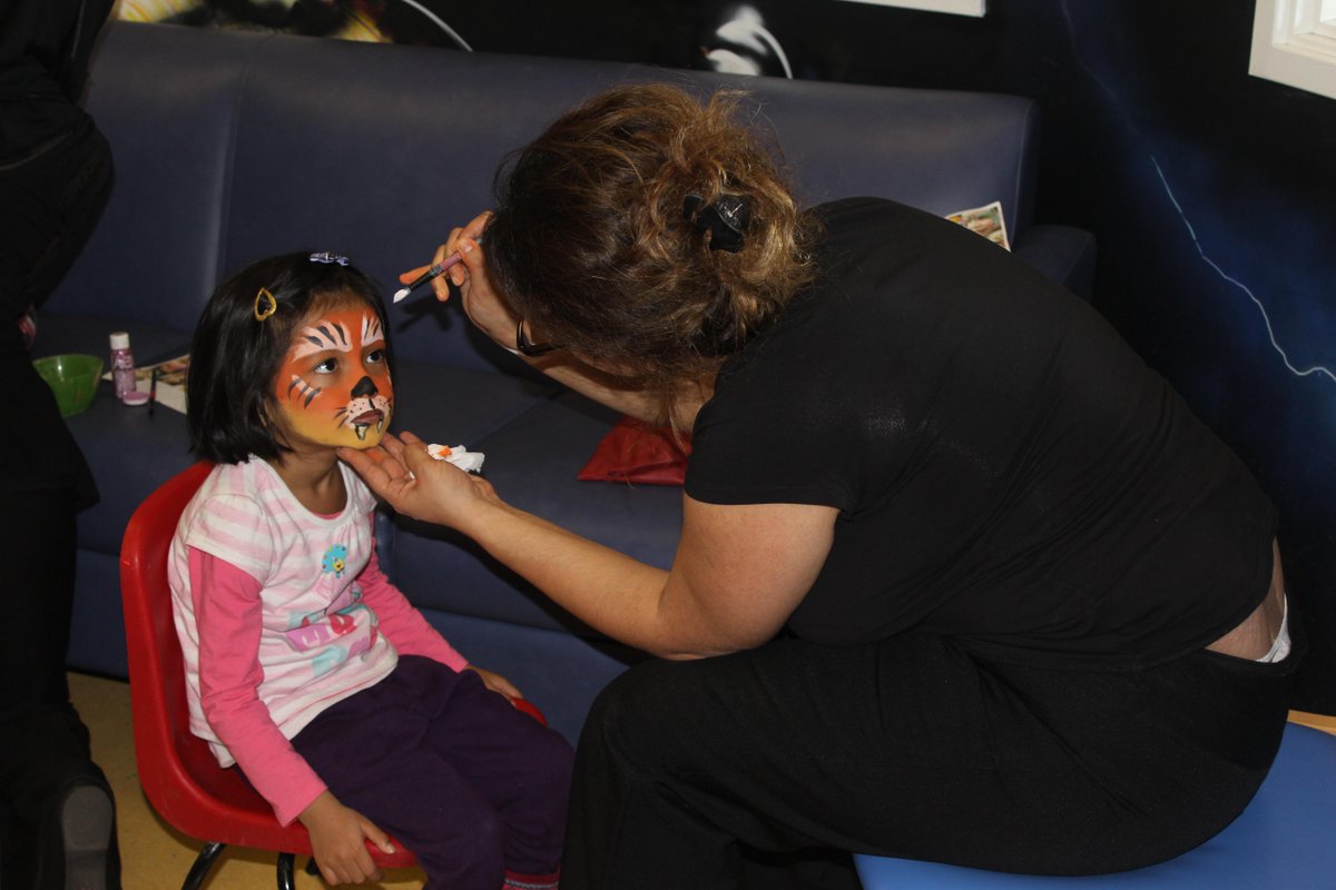 WestHertsNHS's tweet photo. Students from Harrow College visited Starfish ward and entertained the children with face painting #nationalplayweek http://t.co/0p5cPNHsoJ