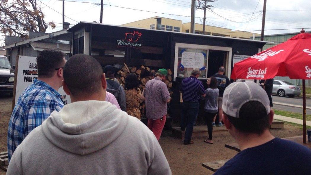 EaterAustin's tweet photo. Help John Mueller find who stole his barbecue pit http://t.co/6NuzyuBbxN http://t.co/9hcmyEYccl