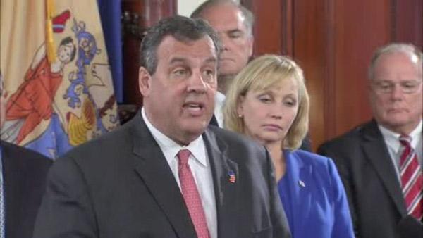 6abc's tweet photo. MORE: Christie declares State of Emergency in New Jersey ahead of Hurricane Joaquin http://t.co/fbOUvzV02k http://t.co/WJe9Ytl6Zr