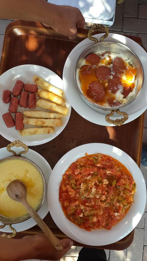 FRestorant's tweet photo. Kisi basi 30tl ve 0-6 yas ucretsiz. Fevzi Hoca Balik&amp;Köfte Rezervasyon: 0 312 215 45 60-61 http://t.co/57rSrXgOnx
