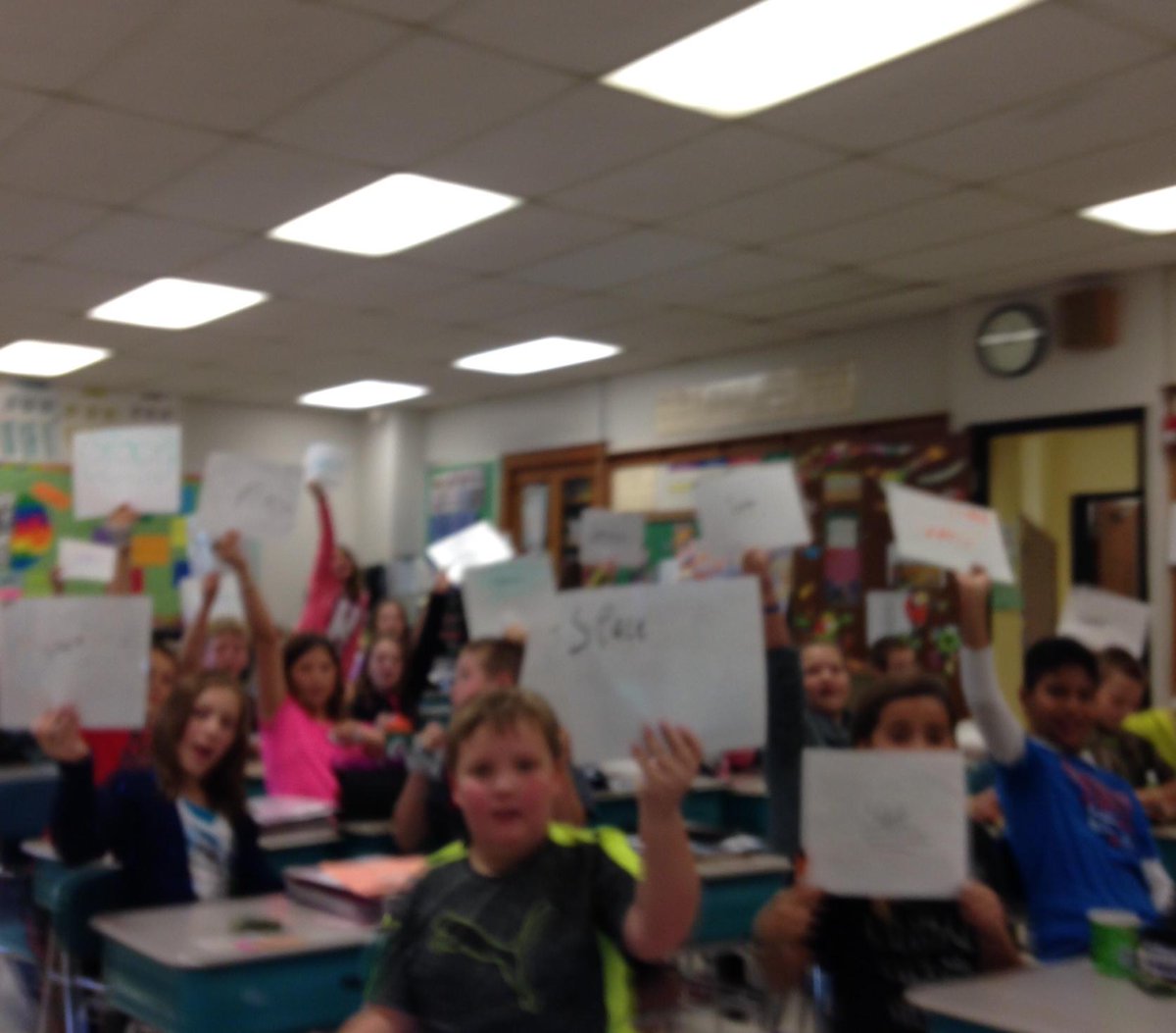ckannassHSD's tweet photo. Class having fun while reviewing for science test. #HoriconSchools http://t.co/SsCMEX5Ym3