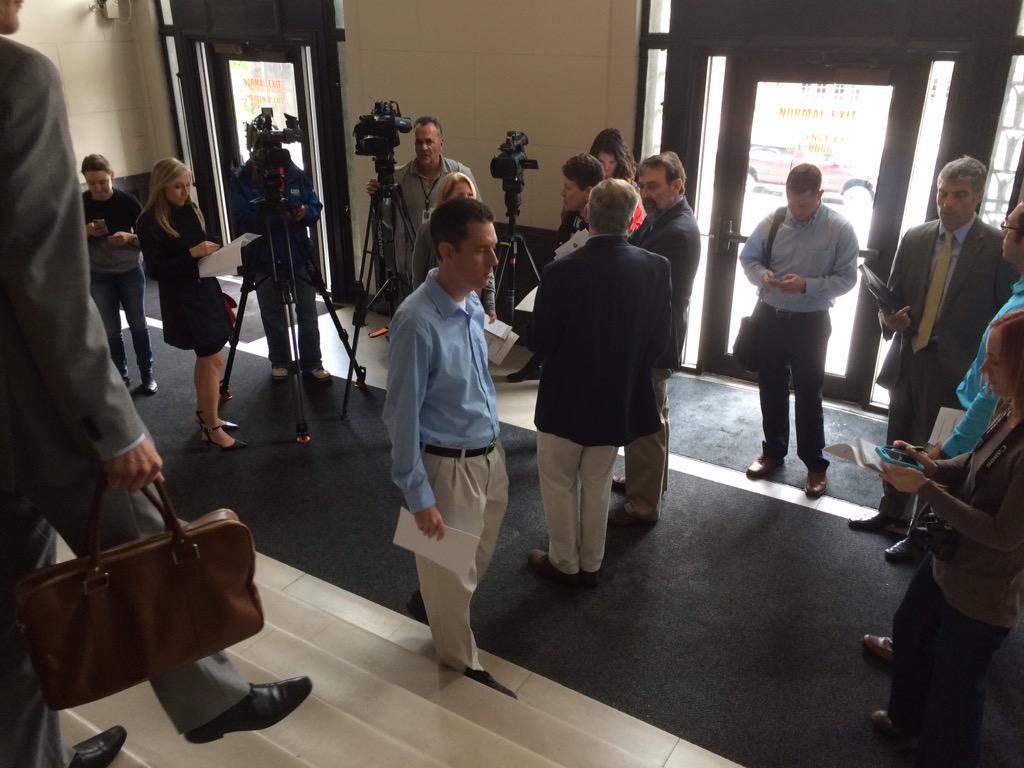 RomeSmithLutz's tweet photo. Getting ready for Press Conference. RFP officially filed by chairs of @MoheganSun &amp; @FoxwoodsCT for new casino site http://t.co/KY2ixrpwoq