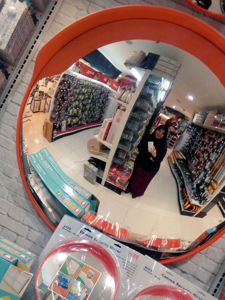 Pasang di sudut biar gak nabraaaakkk + bagus buat dekorasi rumah <a href="/ACEIndonesia/">ACE Hardware Indonesia</a> #ACEPestaKita #ACEIndonesia