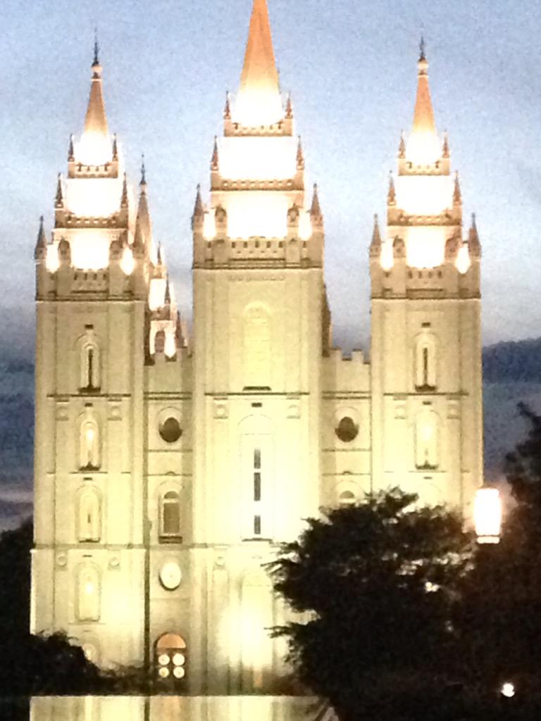 seffkerp's tweet photo. Can't wait for upcoming direction from Heaven #prophetseerrevelator #loveconferencetruth http://t.co/7YMSq5Al9l