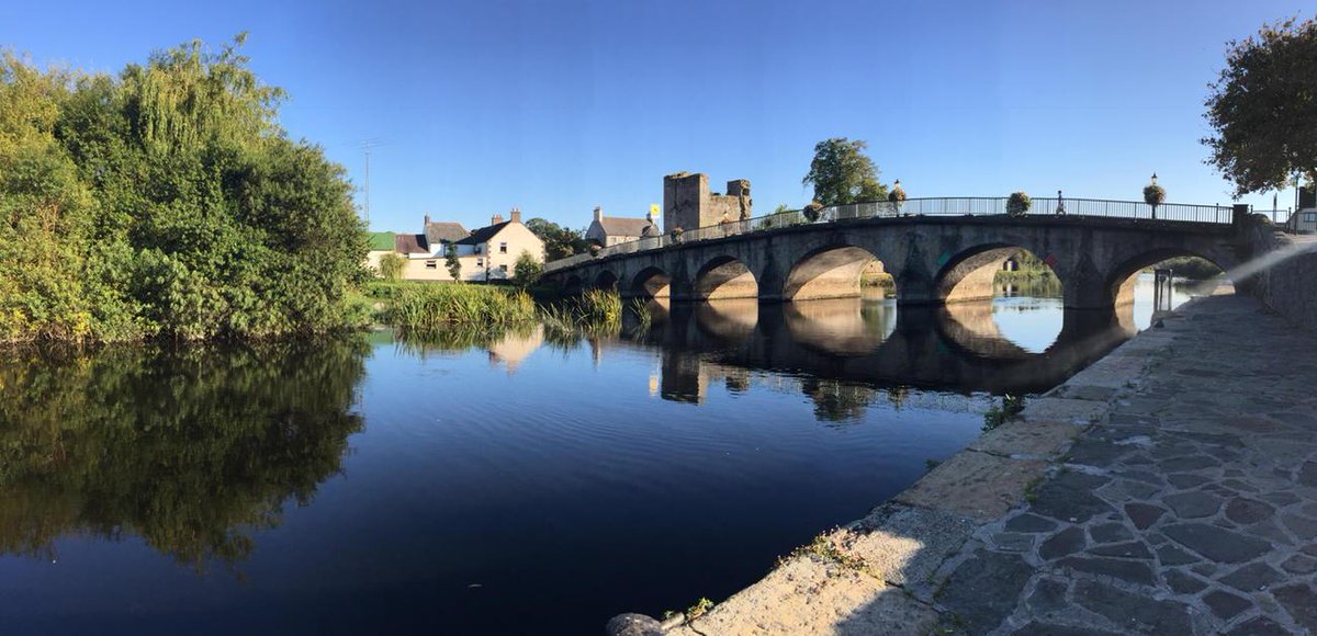 hilitetv1's tweet photo. Beautiful leighlinbridge in the autumn sunshine http://t.co/kcaMDVT7aT