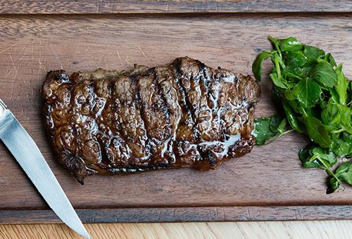 Meat_Pro's tweet photo. Tenemos la mejor carne durante todo el año, conozcan nuestro GrillBox del mes de octubre
http://t.co/t8J4TkCs1T http://t.co/FNRqYNElhb