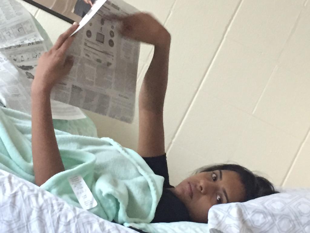 dixitax's tweet photo. I ran all the way back to my friend's dorm, woke her up, &amp; made her read my second article. #frienshipgoals #MDIA199 http://t.co/8ILTKvzMla