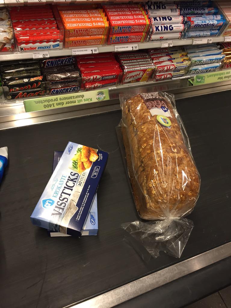 peterevandijk's tweet photo. Jammer hoor, had naast brood en vis een bijbel willen kopen, maar ... Uitverkocht http://t.co/tn0fx2tBGP