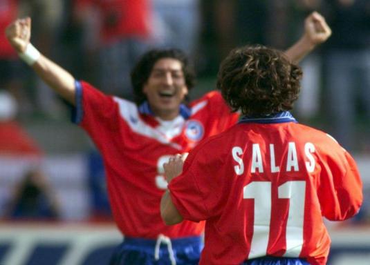 Iván Zamorano e Marcelo Salas durante - Futebol 80-90-00