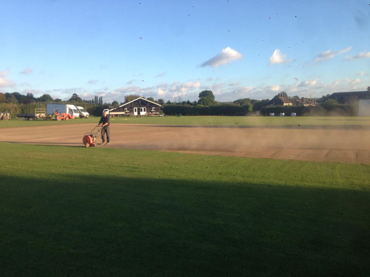 jgcsportsturf's tweet photo. #finalclean #korofraisemow #orchardfied @SVCC1734 http://t.co/RZU9EldSXP