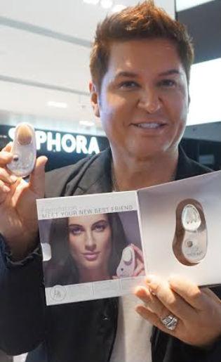 detikcom's tweet photo. Sephora Rilis Alat Makeup Getar Untuk Pakai Foundation http://t.co/O1ZcO7vzQO via @wolipop http://t.co/23HC2die0E