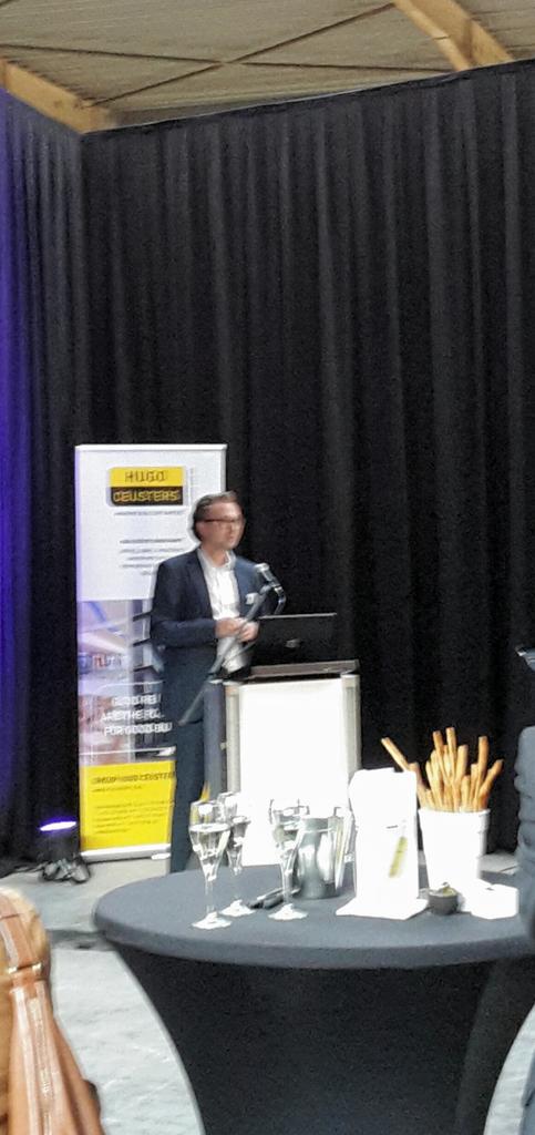 MichaelDespriet's tweet photo. Louis De Clercq aan het woord op opening KMO-project de Moetbeek. @CeustersSCMS #Sobradis #Arthus #KMO http://t.co/lGQr8bjRXa