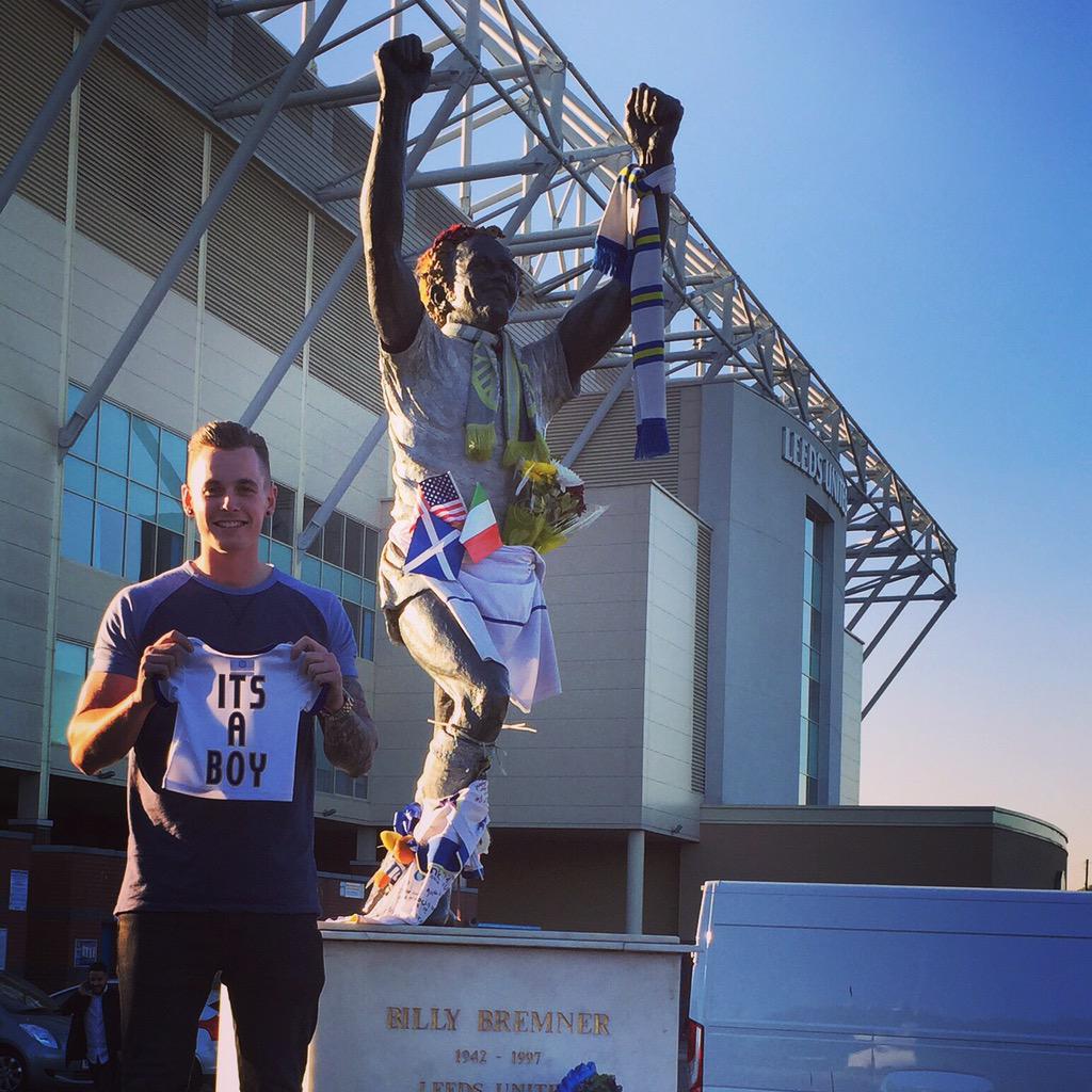 BP__LUFC's tweet photo. Me and @JNSx are having a Baby Boy! #BabyBoy #LittleLeedsFan #LUFC http://t.co/JnRCHahvxm