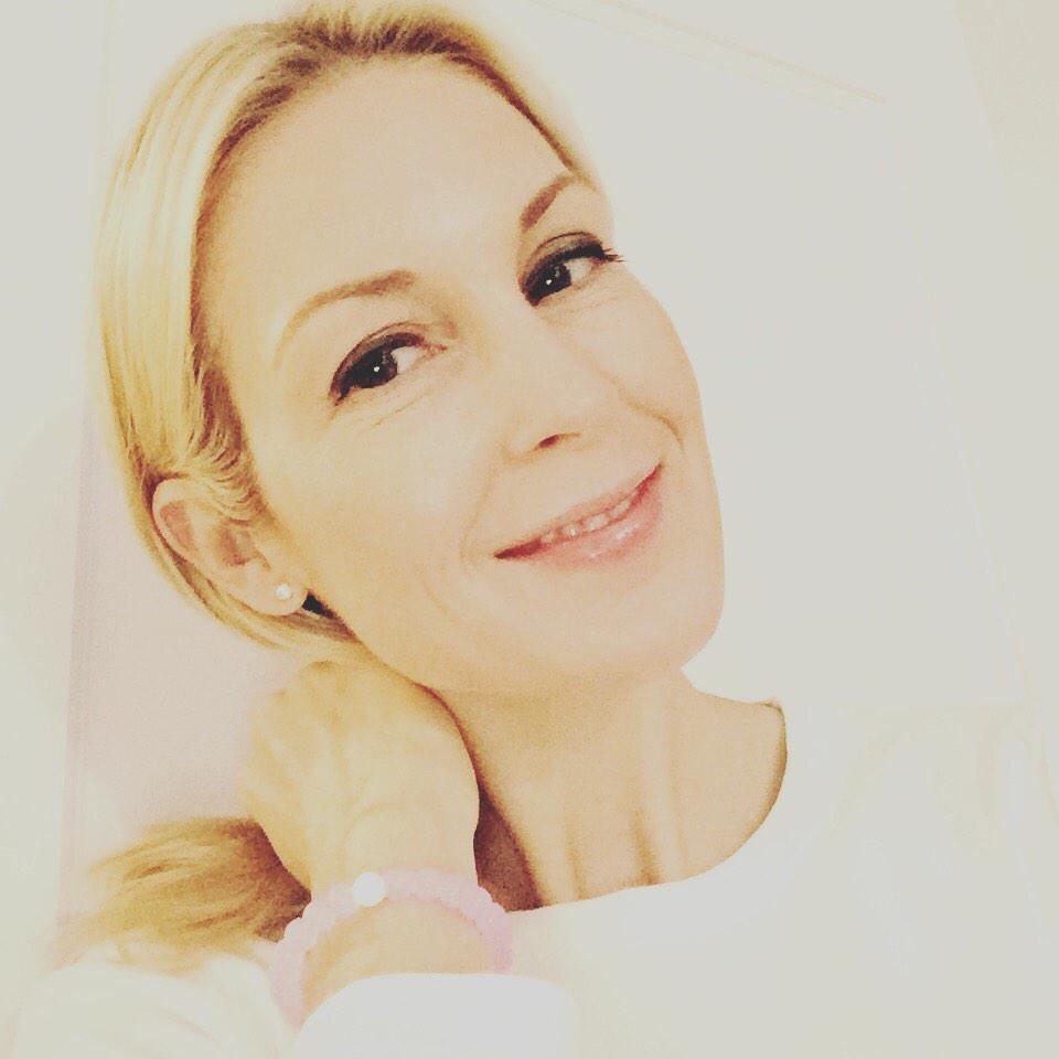 KellyRutherford's tweet image. @MattBerritt #lokaihero bracelet for Breast Cancer Awareness Month @livelokai 💕 @susangkomen