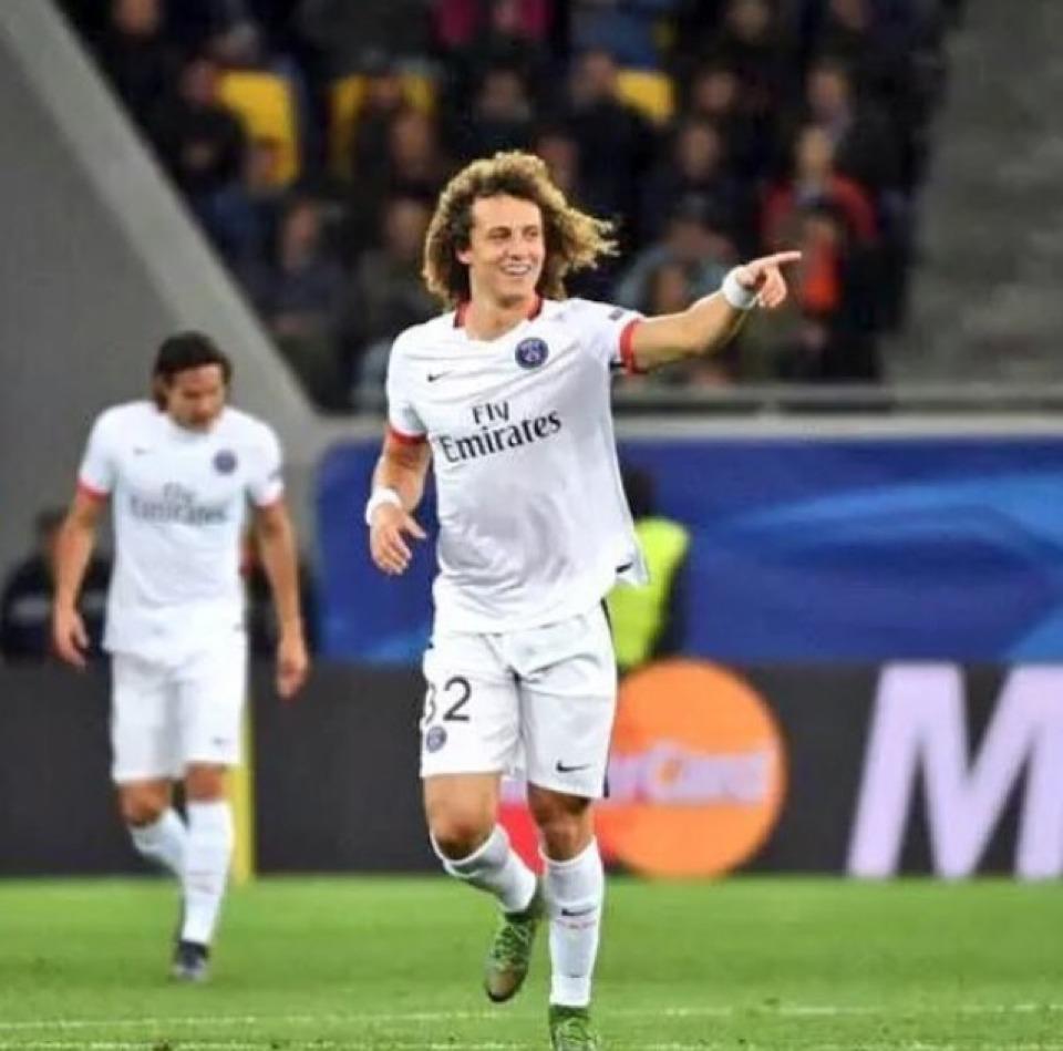 DavidLuiz_4's tweet photo. About yesterday! Well done boys! https://t.co/k2au2nVytB http://t.co/YuF0ui6X2w