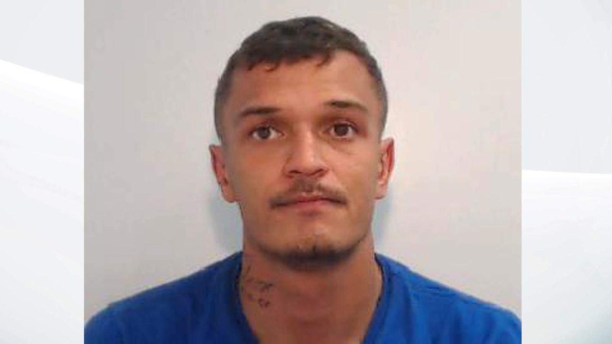 SkyNews's tweet image. Amateur footballer jailed for deliberately breaking his opponent's leg trib.al/LVDKEdS