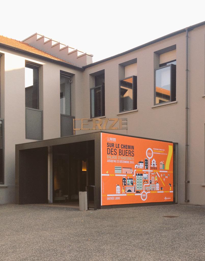 lisa_litso1's tweet photo. Aujourd'hui, durant notre 4ème séance nous sommes allées au Rize, pour une conférence de 2 heures sur la BD #Stfbds4 http://t.co/nE5IbHAaL6