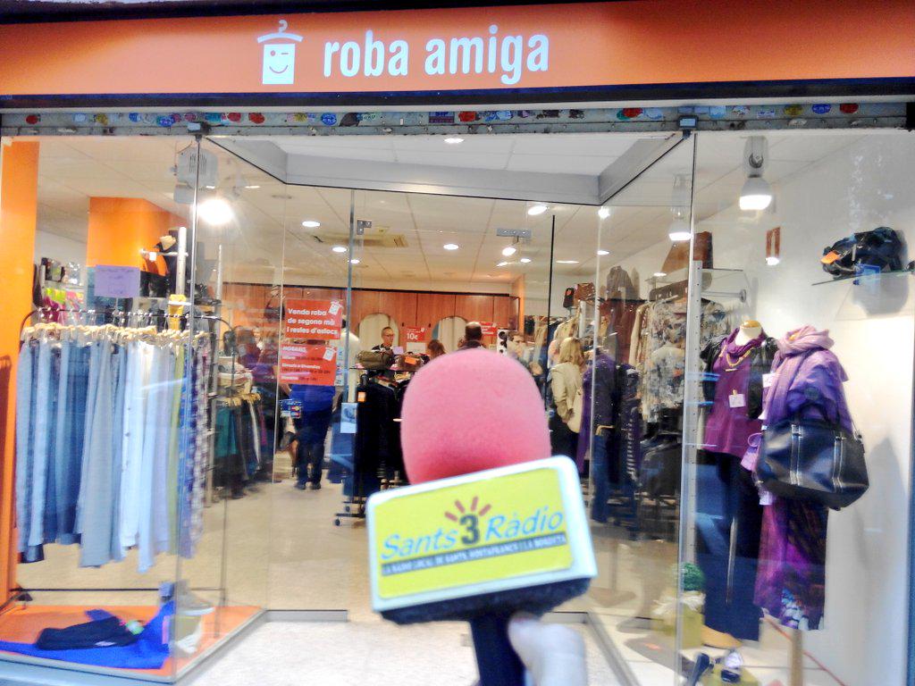 polcorredoira's tweet photo. No us perdeu el reportatge de la nova botiga de #RobaAmiga inaugurada avui per @projectehomeCAT a @sants3radio! http://t.co/3Wg3TFN4id