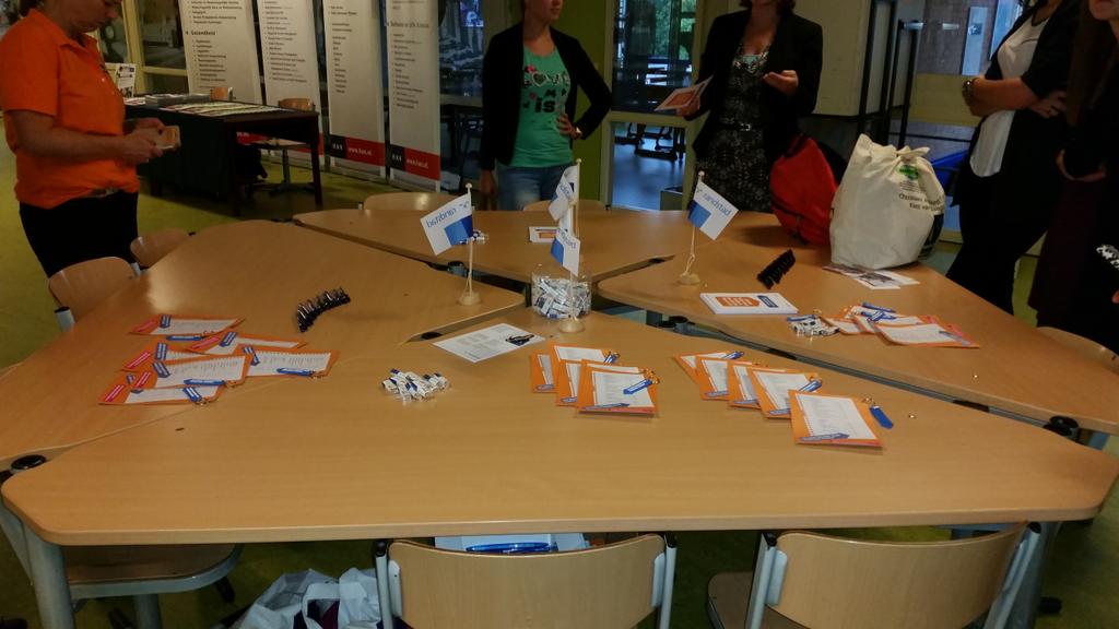 AnneWeijl's tweet photo. Werken naast je studie? Randstad neemt jullie mee! #RaboMania @RaboArnhem @Randstad @liemerscollege http://t.co/4IaVBhsv86