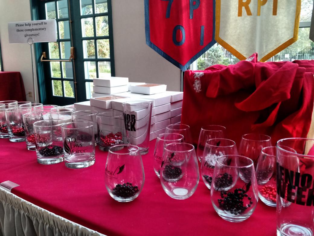 RPI_2010's tweet image. Head to Alumni House for check-in. Don&apos;t miss the giveaway table w/ 2010 glassware, paperweights &amp;amp; shirts #RPIRHC