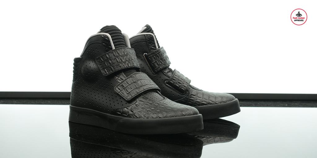 Foot Locker on Twitter: "Here a look at the new Black Croc #Nike Flystepper 2K3. Available in stores. https://t.co/XywUUFh6bb" / Twitter