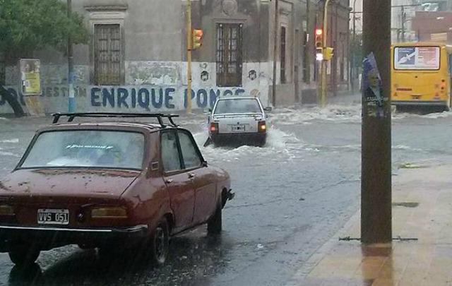 Cadena3Com's tweet photo. Rige una alerta por tormentas fuertes para centro del país https://t.co/hxKas0baYc https://t.co/KRg8ORByK1