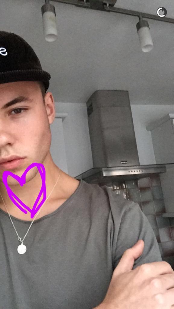 ethanrpgmblc's tweet photo. y'a plus personne💔 https://t.co/hhkkybu2ym