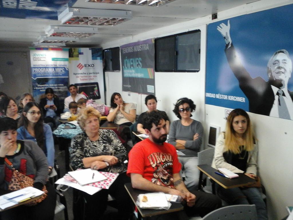 VaneMari82's tweet image. Capacitación de "Modelos Organizativos" en #MiPCMovil junto a @ESSQuilmes en la Expo Industria de #Quilmes.