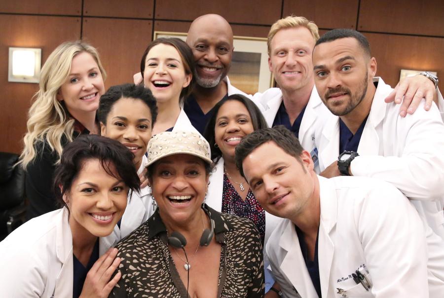 GreysABC's tweet photo. #TGIT! #GreysAnatomy is back and all-new tonight at 8|7c on ABC. https://t.co/x0rVN8wsVa