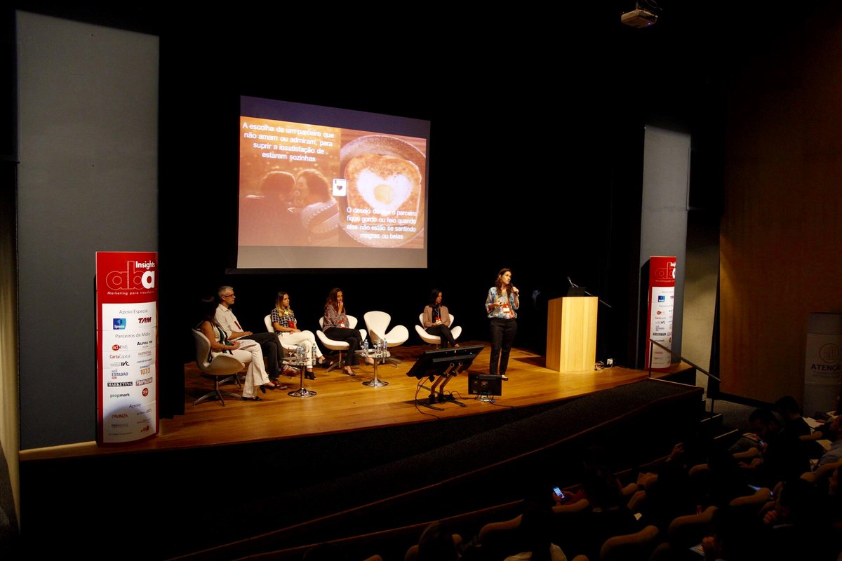 abatransformar's tweet image. O terceiro painel do #ABAInsights ressalta o poder do consumidor e seu papel na construção de marcas.