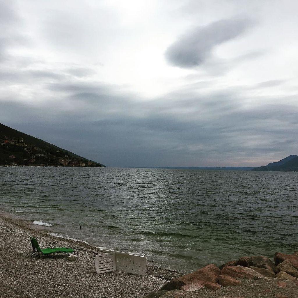Lake Garda #latergram #gardasee #lakegarda #lakegardaphotography #clouds #cloudy #vacation #holidays #urlaub #italy…