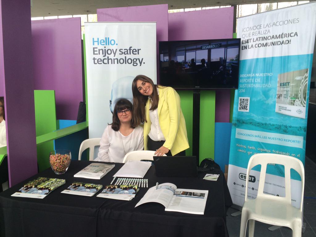 crito02's tweet photo. En la #ExpoEmpleoVL con @ESETLA https://t.co/IGnfe0LVHR