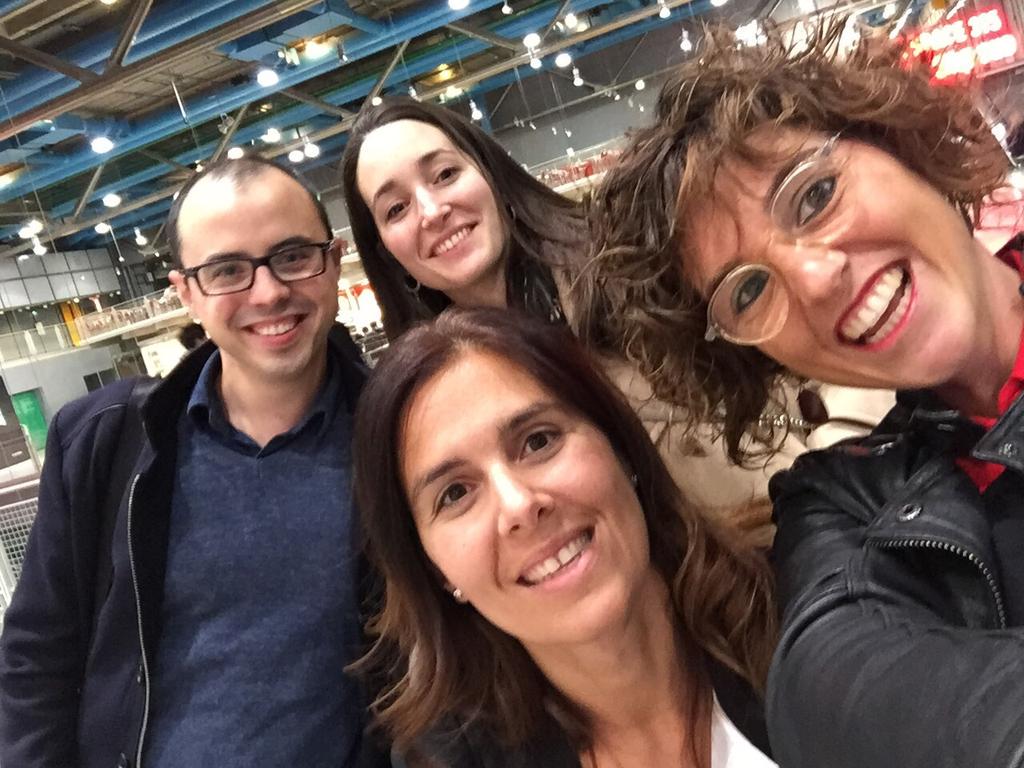 eduardodomingo's tweet photo. Encuentro de @alumni_unav de @ETSA_unav en @centrepompidou de #Paris. Con los alumnos del #GaProgram https://t.co/9aGdwmftfS