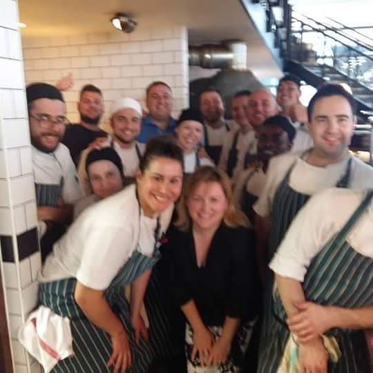 DJankovic9's tweet photo. Great Team @breadstkitchen @plshearing @m_tampakis @GordonRamsay https://t.co/nkPTJqF14T